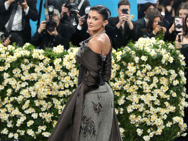 Kylie Jenner's Met Gala Wardrobe Malfunction Goes Viral – Painful BTS Moment Caught on Video