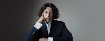 Fran Lebowitz Doesn’t Hold Back — On Politics, Vanity, and What’s Next