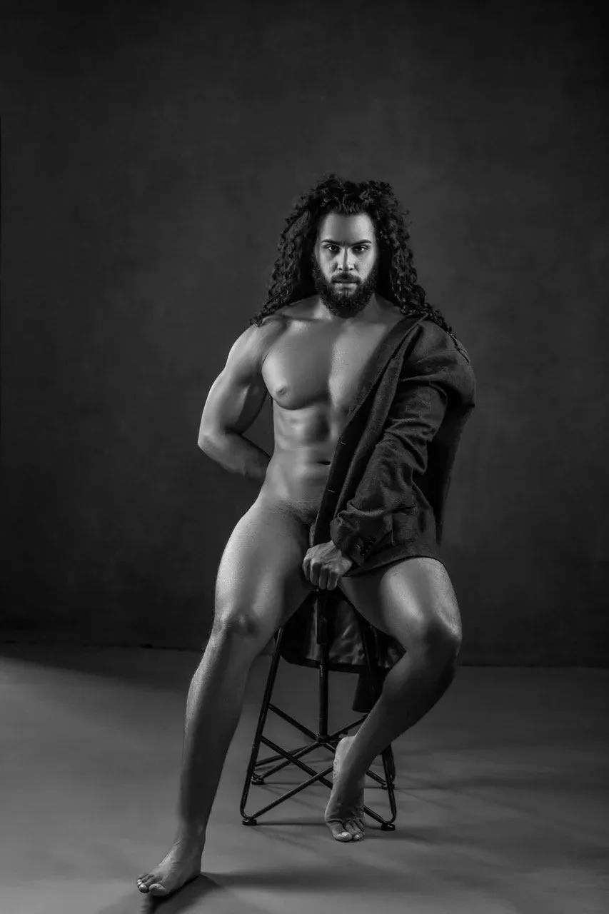 How to Photograph Men in Nude
