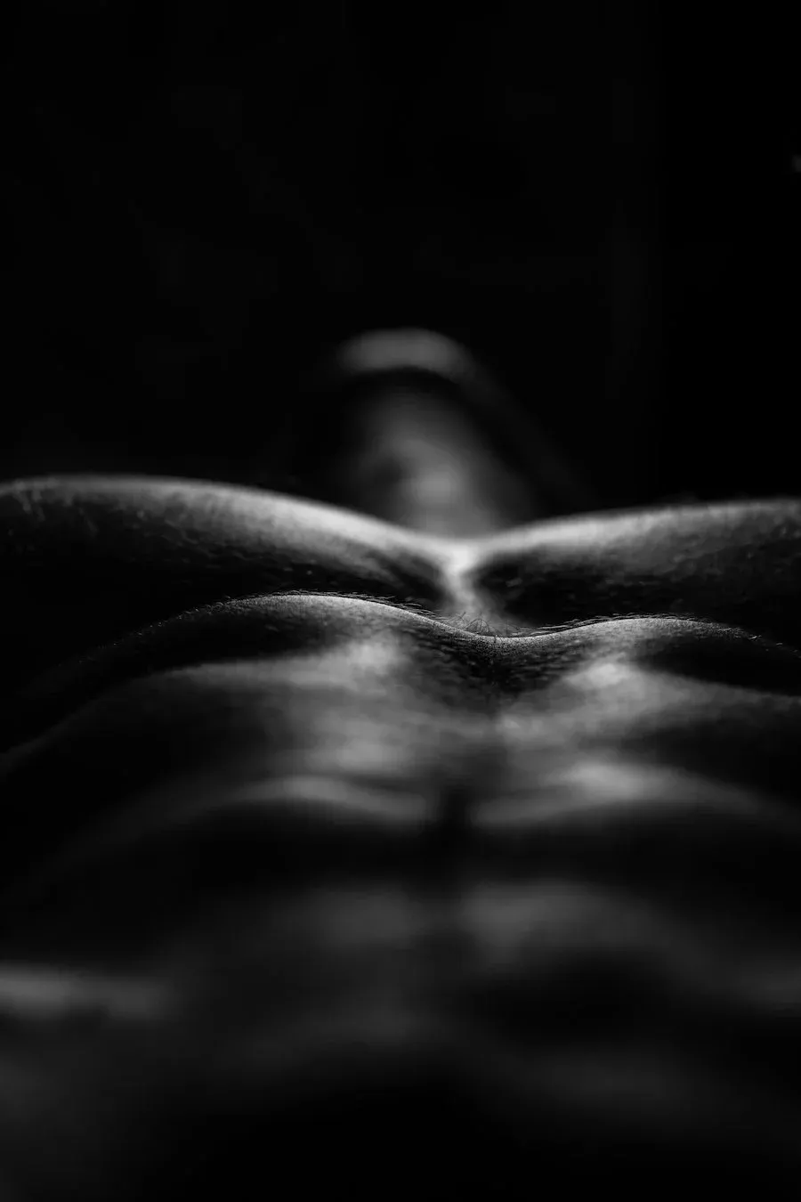 Bodyscape photographer with men's body photo example