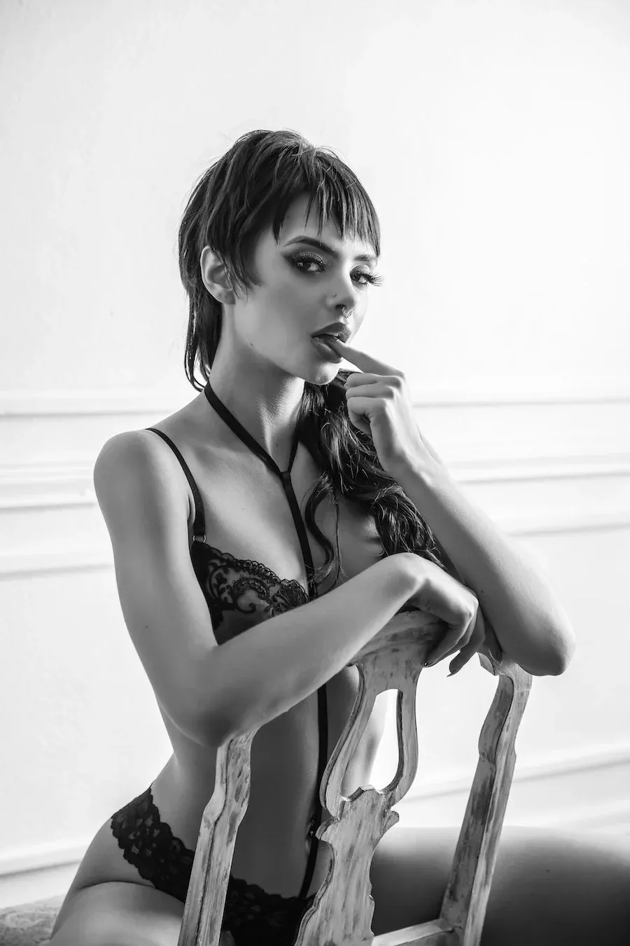 Mastering Lip Expressions in Erotic Photography