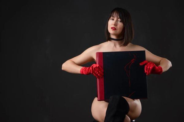 Boudoir Album Brand Empowers Boudoir Photographers