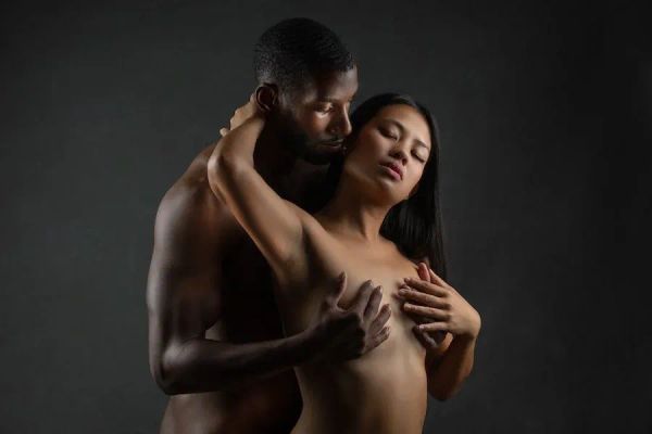How to Capture the Sexiest Implied Nude Couple Shots