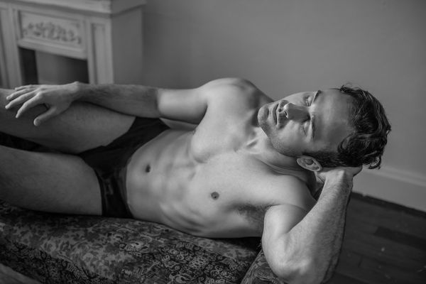 10 Powerful Poses to Capture Men in Boudoir Photography