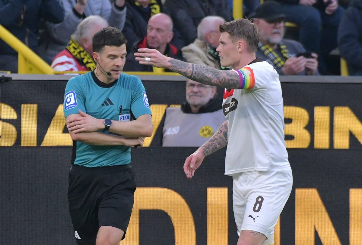 Wenn sogar der BVB-Trainer den Elfmeter nicht versteht, hat der VAR versagt