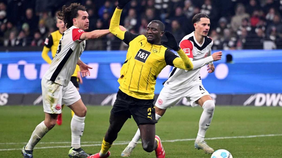 Schlager verteidigt Entscheidungen gegen Elfmeter für BVB