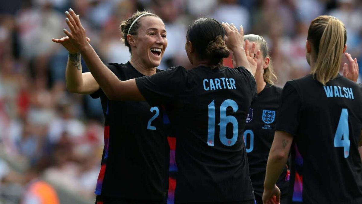 Lucy Bronze unterstützt Jessica Carter gegen Rassismus im Fußball