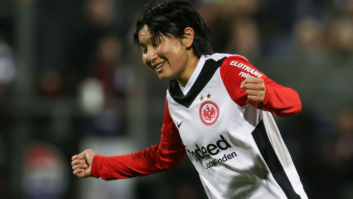 "Macht einfach Spaß": Eintracht-Frauen grüßen von ganz oben