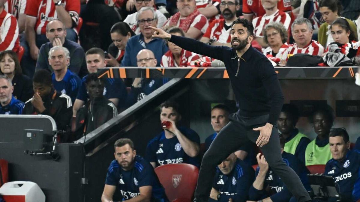 "Umstrittene" Rote Karte lässt ManUnited vom Finale träumen