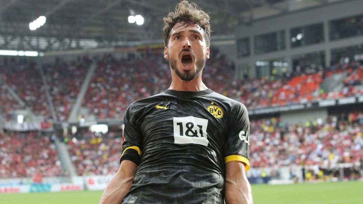 Hummels beim Abschied nochmal im BVB-Trikot