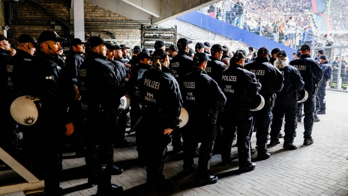 Wolfsburg- und Pauli-Fans liefern sich Schlägerei