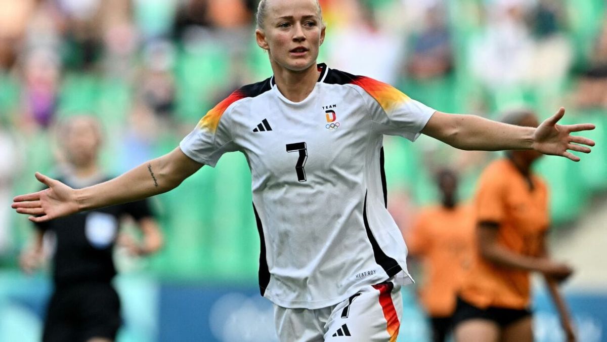 DFB-Frauen: Popp von Anfang an, Schüller bleibt auf der Bank