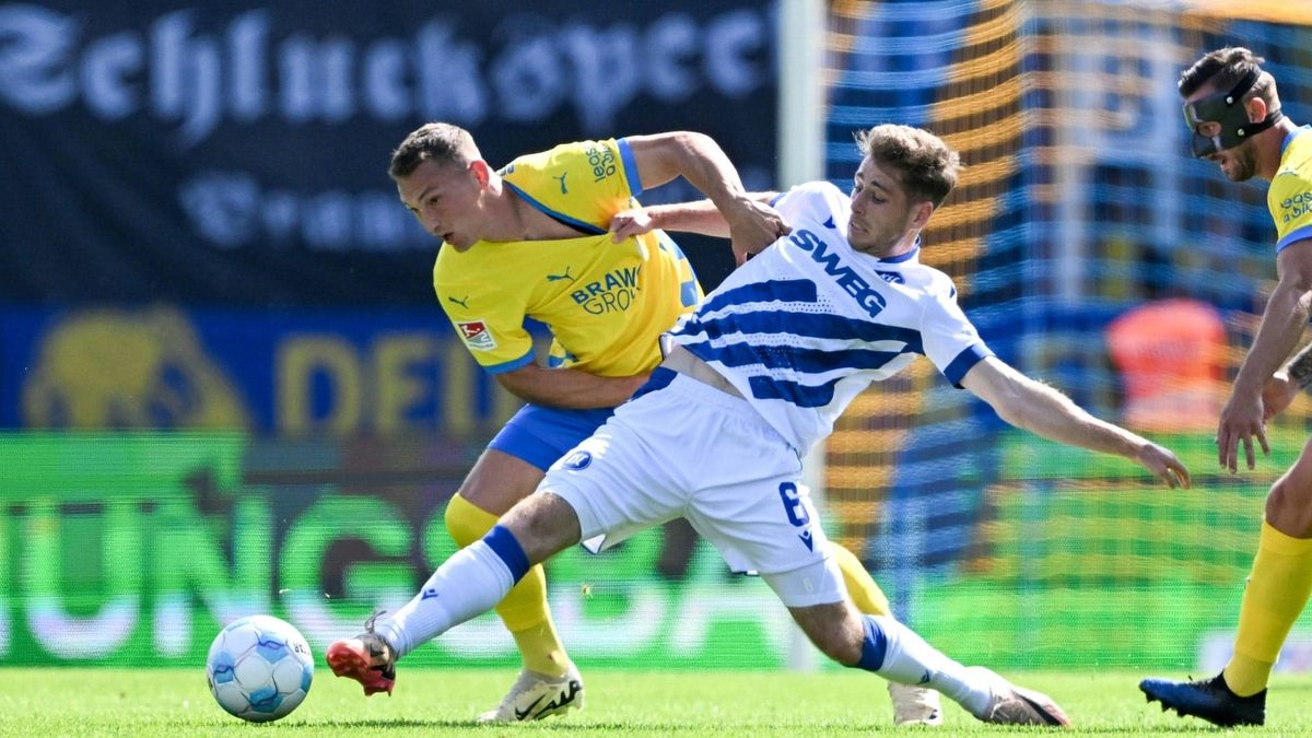 Trotz Rückstand: Karlsruhe setzt sich an der Spitze fest