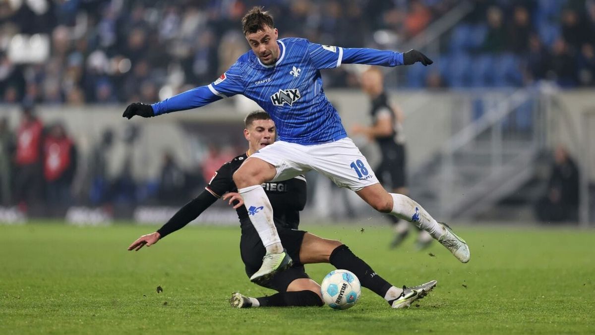 Karlsruhe holt Förster