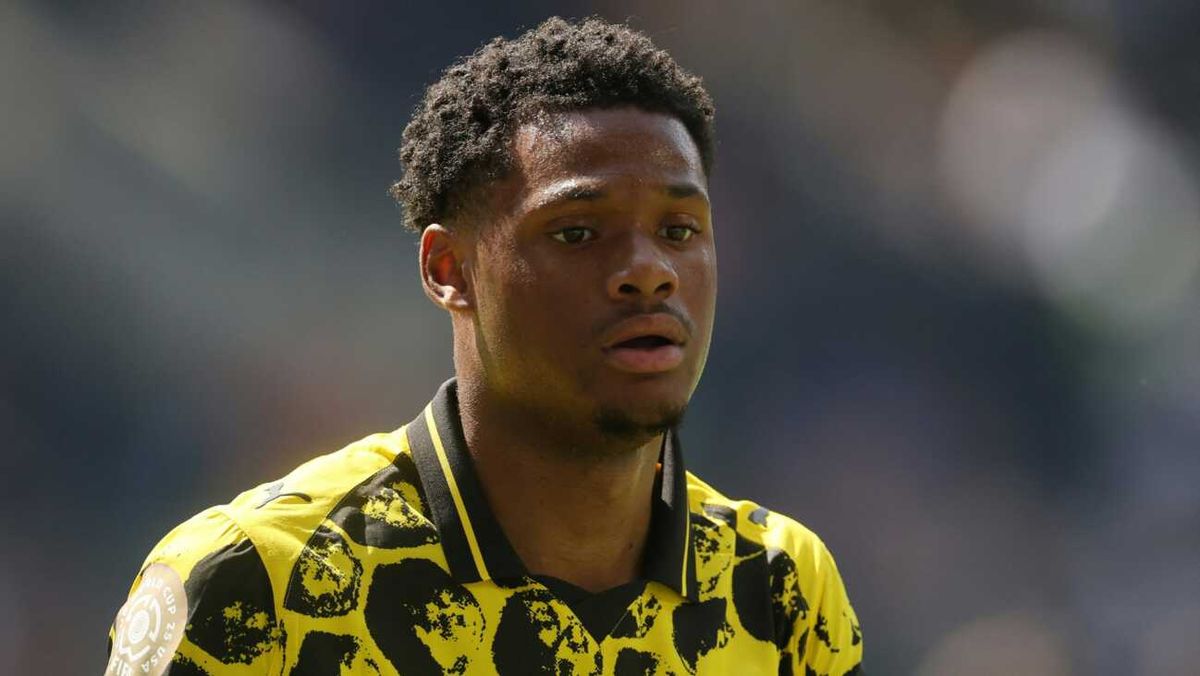 Schulterverletzung: BVB muss auf Duranville verzichten