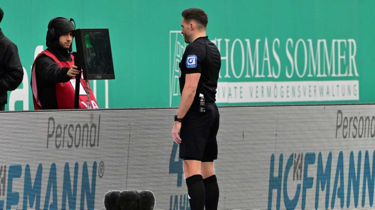 Nach wildem Spiel: Schalke rettet Punkt und verliert Karius