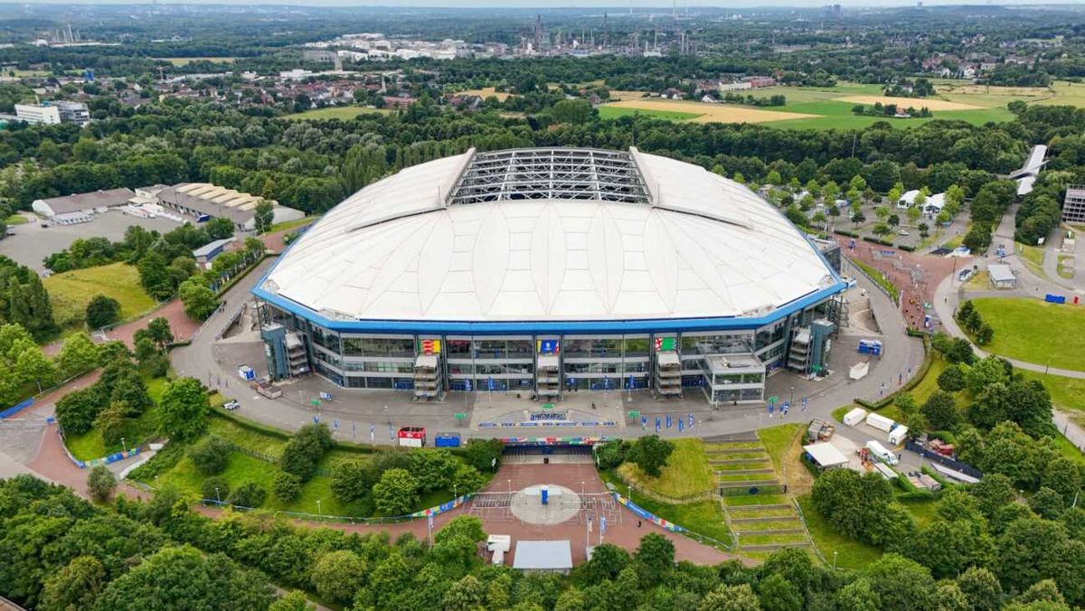 Schalke hat mit Verkauf der Stadionanteile begonnen