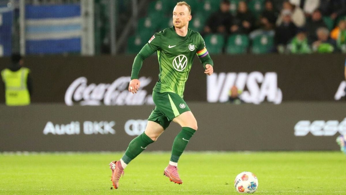 "Voller Überzeugung": Kapitän Arnold verlängert in Wolfsburg