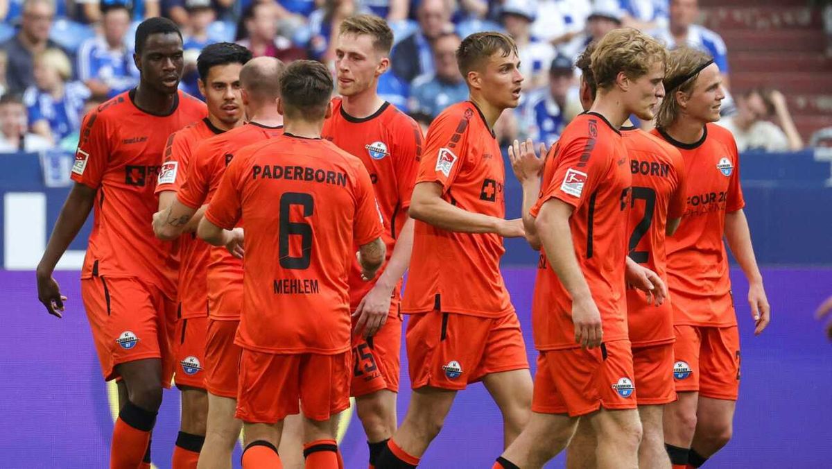 Paderborn schlägt Schalke und springt auf Rang drei