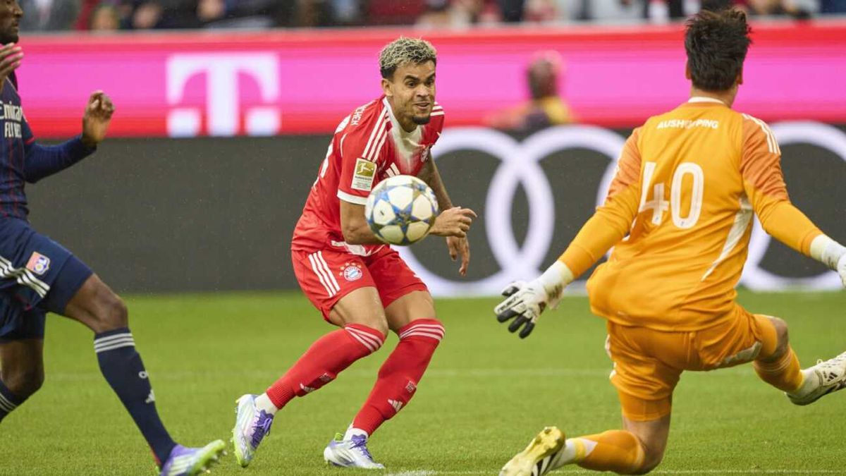 FC Bayern siegt beim Einstand von Díaz