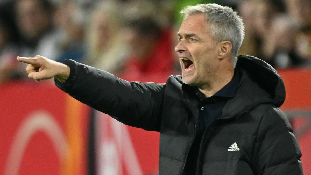 Neue DFB-Kapitänin: Geheimniskrämer Wück weiß es schon