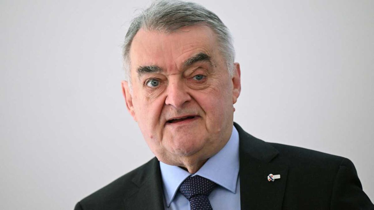 Reul: Umlegung der Polizeikosten löst Gewaltproblem nicht