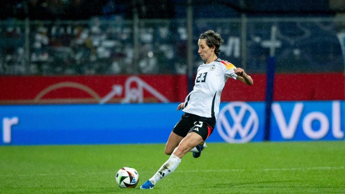 DFB-Frauen ohne Doorsoun und Hendrich