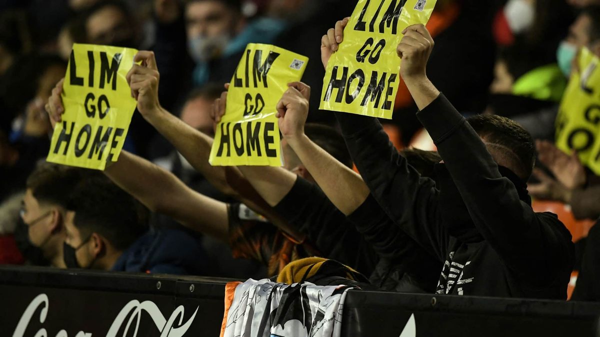 Nach Protesten: Festgesetzte Valencia-Fans verlassen Singapur