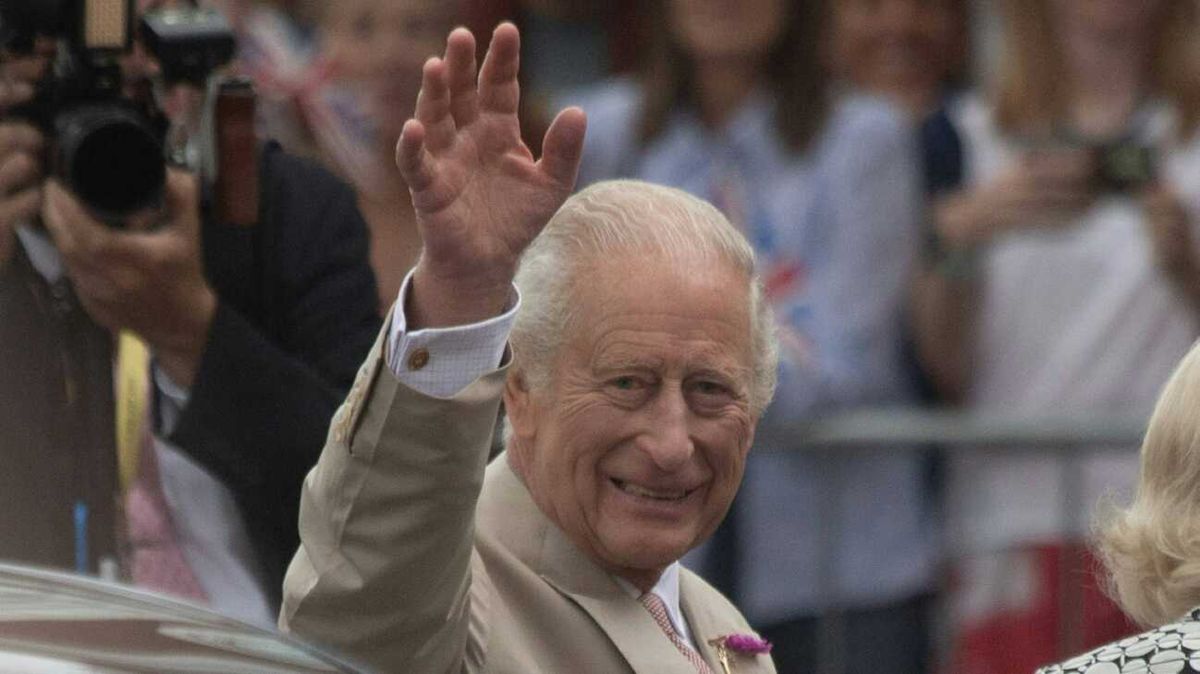 König Charles III. gratuliert England zum Finaleinzug