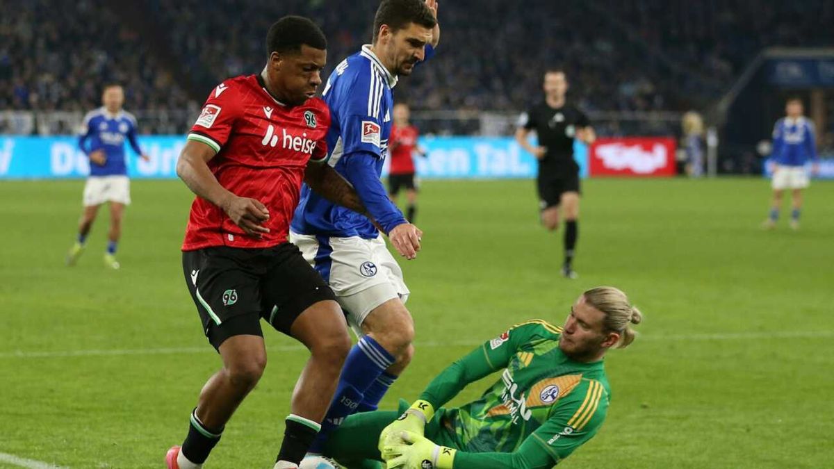96 siegt auf Schalke - Krimi um die Lizenz