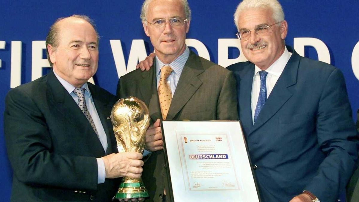 "Sommermärchen"-Prozess: Blatter rückt in den Mittelpunkt