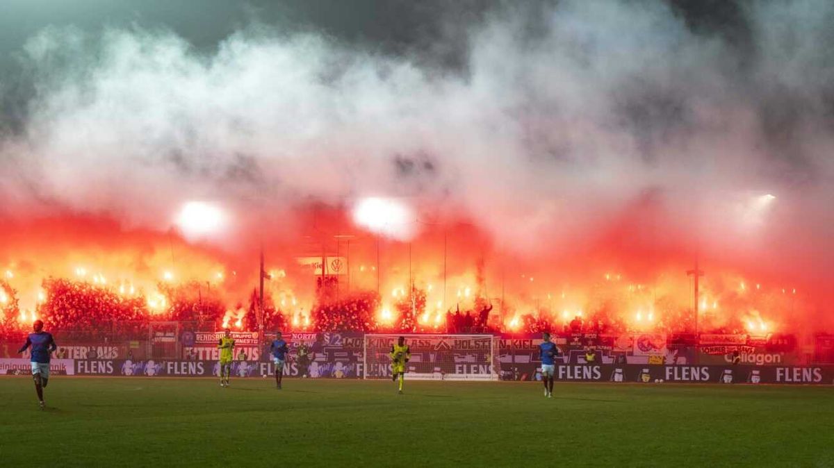 Pyrotechnik: Hohe Geldstrafe für Kiel