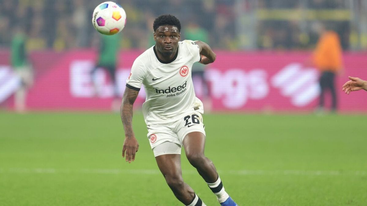 Frankfurt verleiht Dina Ebimbe und Nkounkou