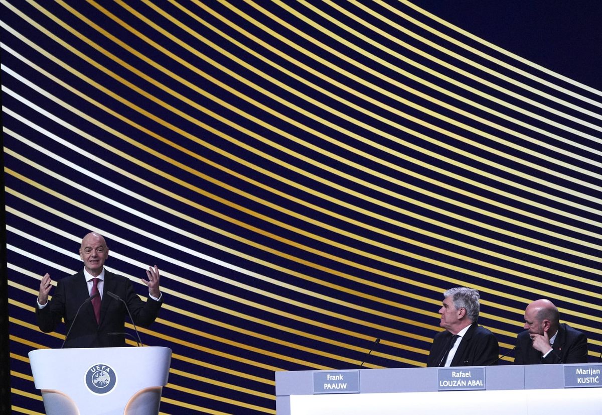 Infantinos Party-Versprechen und die verschränkten Arme Europas