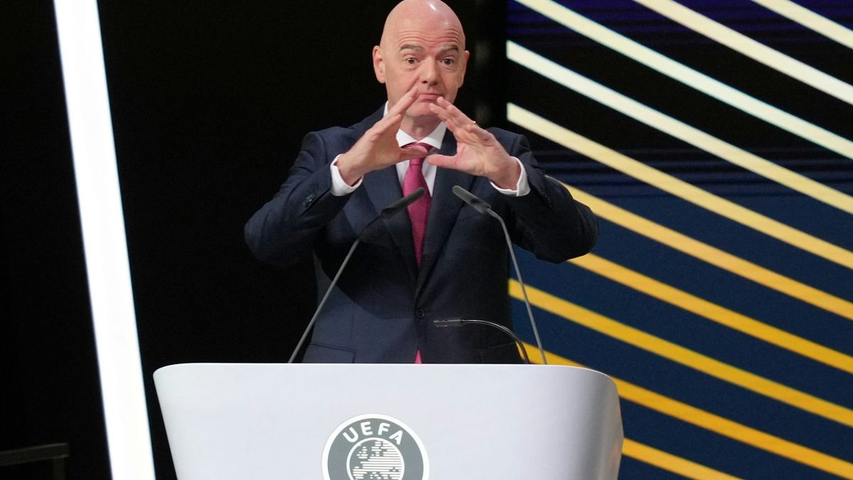 Infantino: Rote Karte für Mund zuhalten?