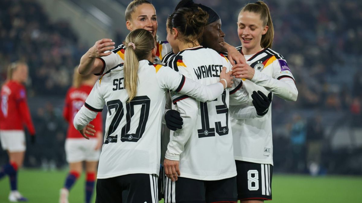 "Sehr dominante" DFB-Frauen auf WM-Kurs - Wück dankt Berger