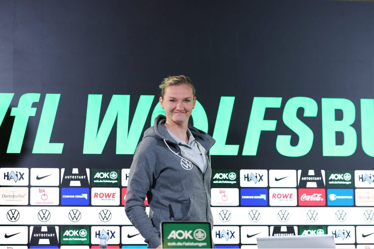 Alex Popp stellt die Frage, die sich der Männerfußball nie zu stellen wagte