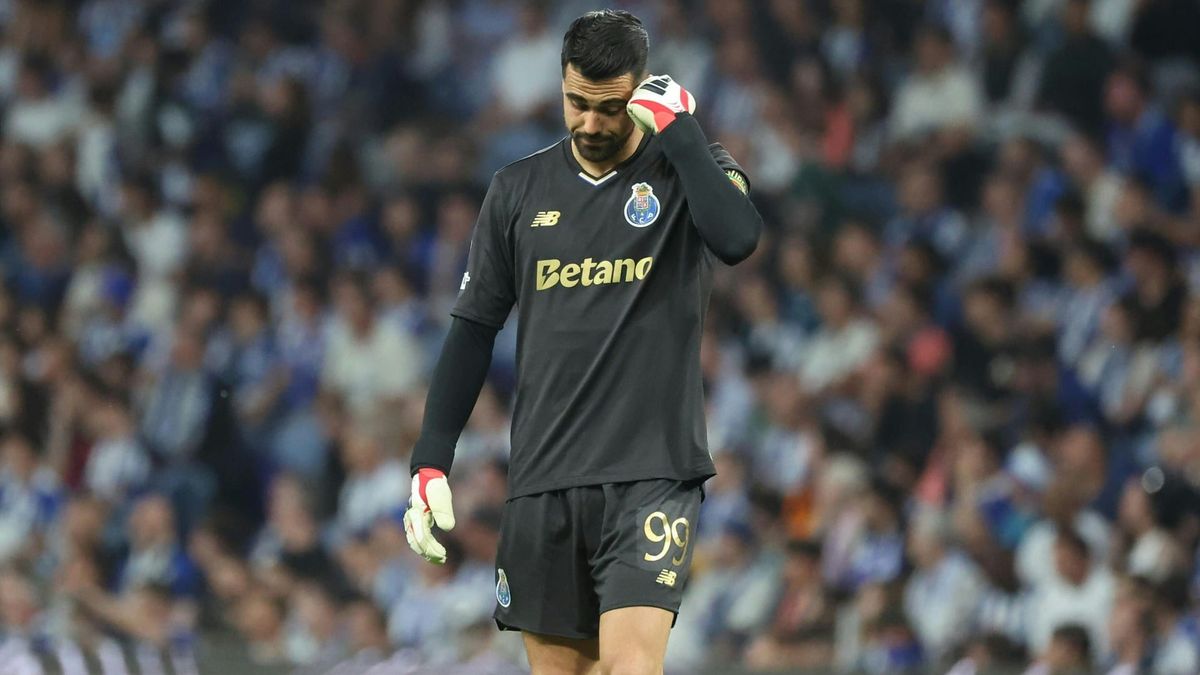 Eigentor aus 45 Metern: Porto entsetzt