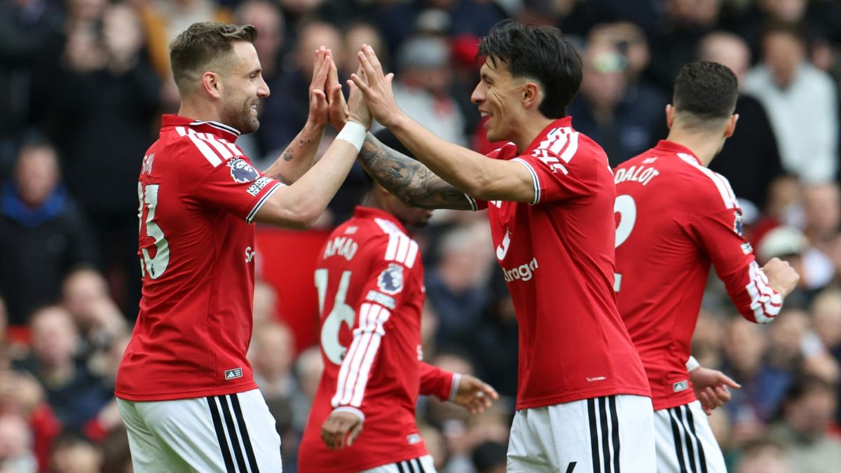 United sichert Rang drei - Fernandes egalisiert Rekord