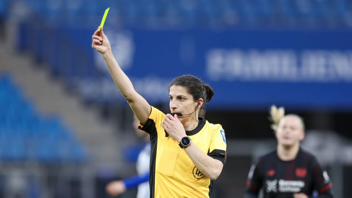 Rekord-Schiedsrichterin Hussein beendet Karriere