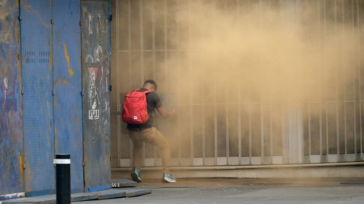 Tränengas an der WM-Fanmeile: Proteste in Mexiko-Stadt