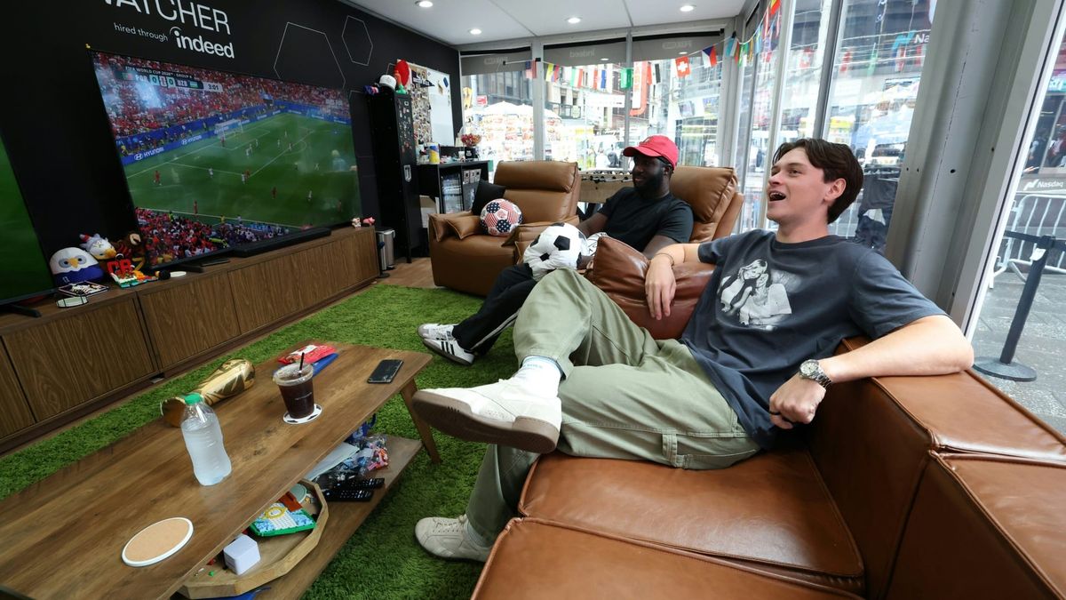 Traumjob am Times Square: 50.000 Dollar fürs Fußball schauen