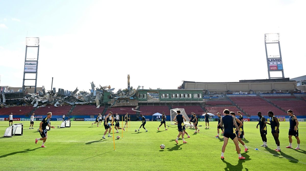 WM: Schweden trainiert vor eingestürzter Tribüne