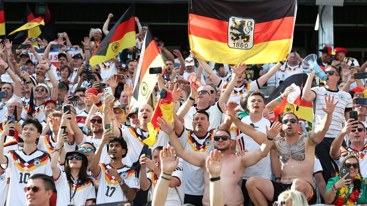 Wegen Regenbogen-Fächer: DFB-Fan in Toronto verprügelt