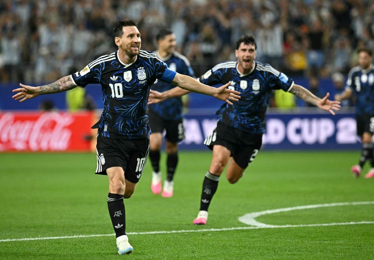 Joker Messi mit Freistoß-Tor: Argentinien besiegt Jordanien