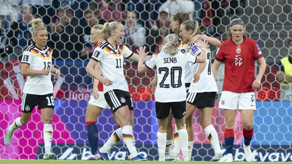 Traumdebüt von Müller: DFB-Frauen lösen WM-Ticket