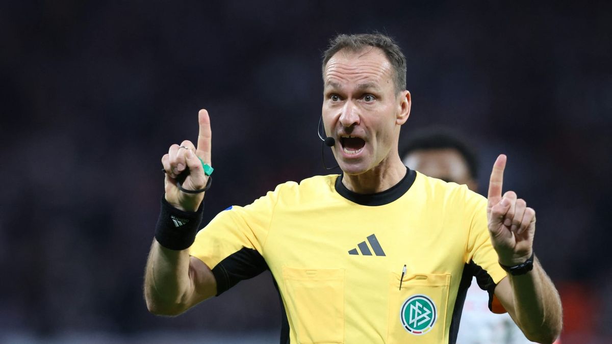 Drei Endrunden als VAR: FIFA würdigt WM-Rekordler Dankert
