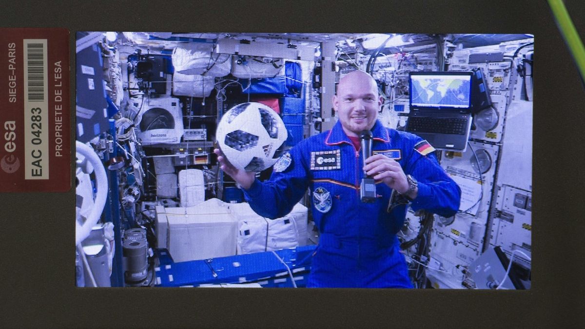 Bei WM-Triumph der USA: NASA will Ball auf den Mond schicken