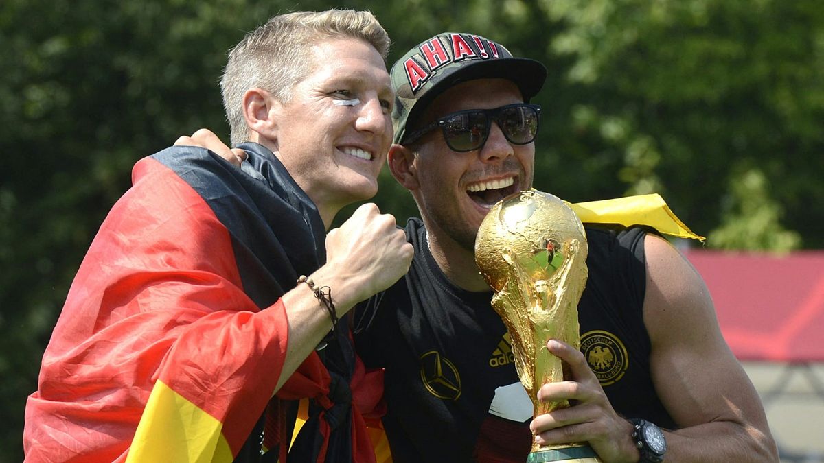 Podolskis WM-Kumpels? "Schweinsteiger, Müller, Rüdiger"