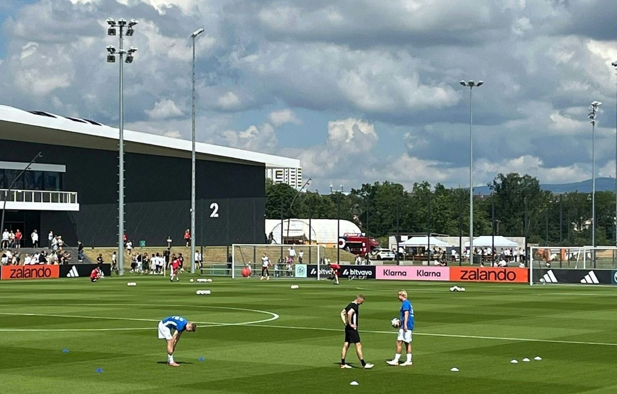 DFB-Elf: Neuer wieder im Torwarttraining